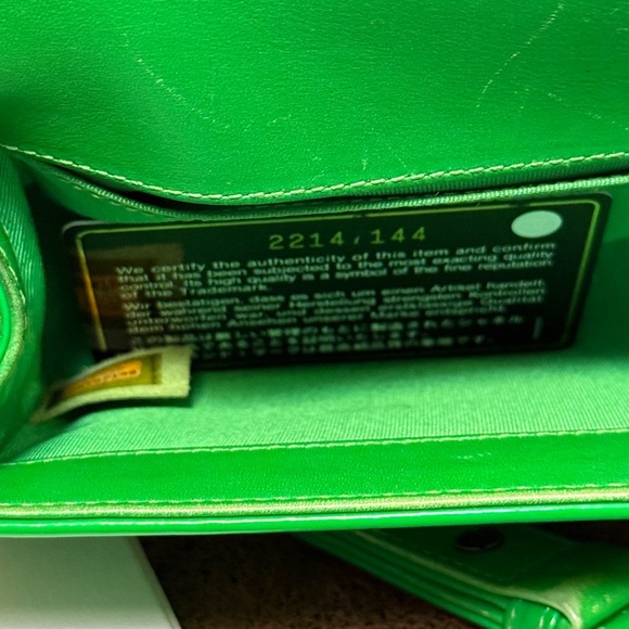 CHANEL BOY BAG QUILTED LEATHER FRONT FLAP C LOGO GUNMETAL CHAIN CROSSBODY - Picture 14 of 17